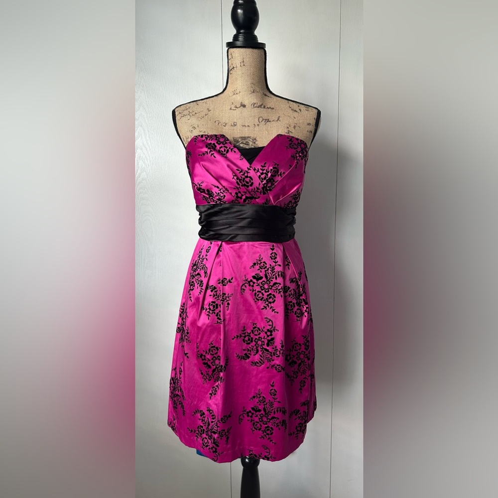 Trixxi Magenta and Black Floral Strapless Cocktail Dress Juniors size 13